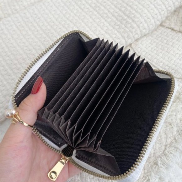 White vegan leather cardholder / wallet - Picture 5 of 5